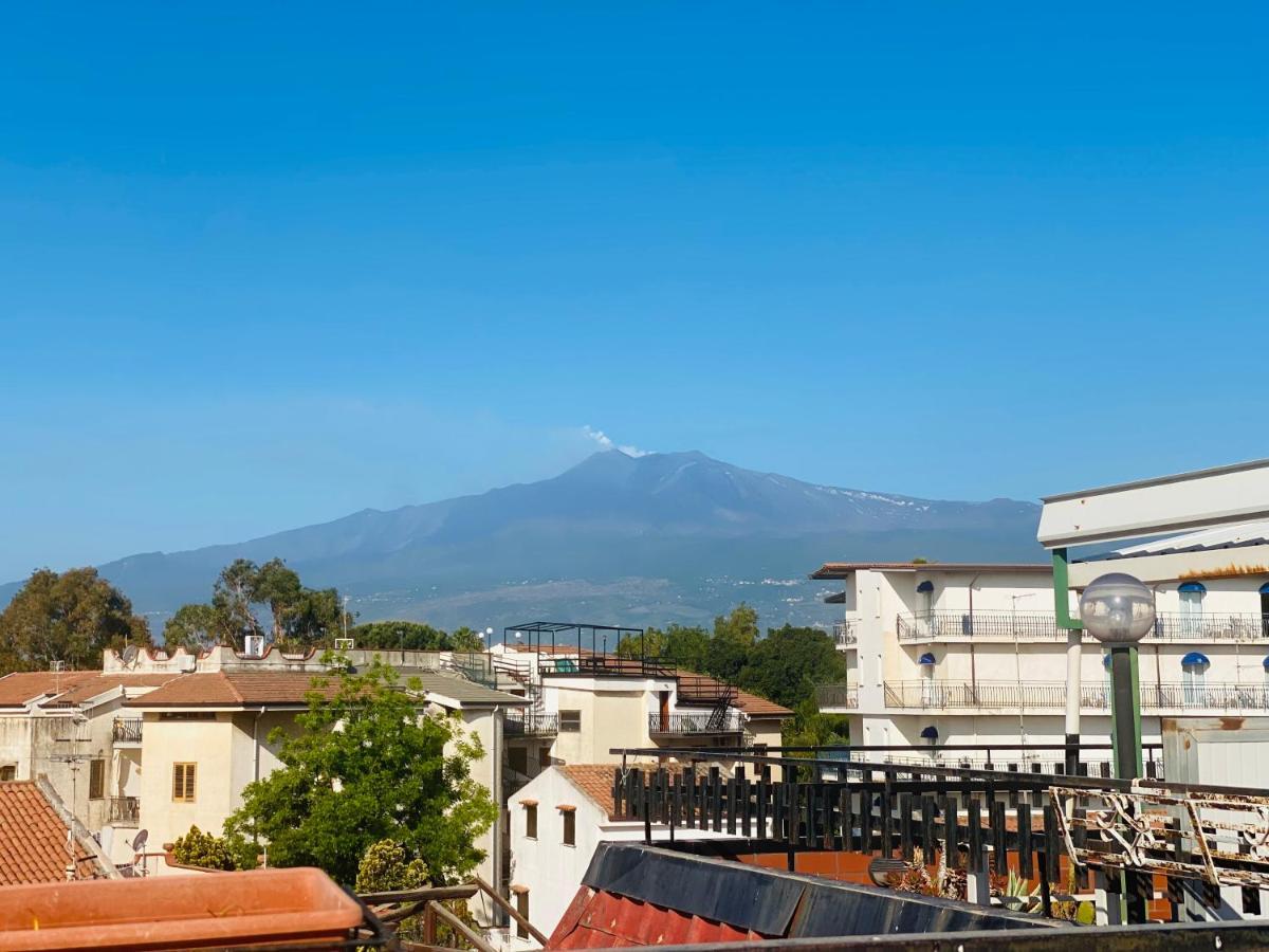 Sea View 2 Bedroom Vacation Apartment Giardini Naxos Dış mekan fotoğraf